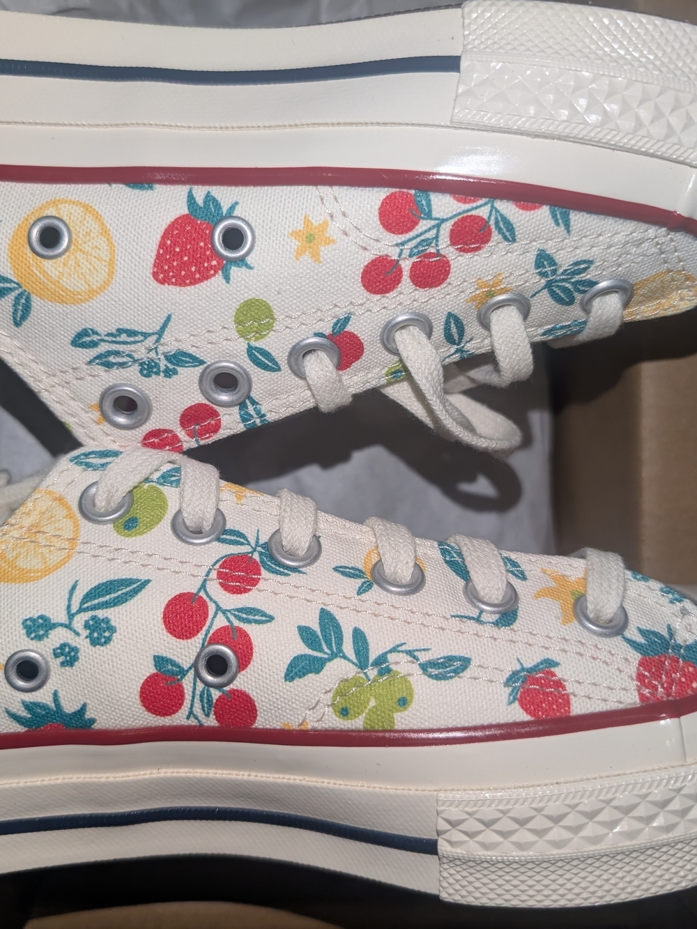 NEW Converse Low-Top Sneakers in White with Fruit Print - Unisex - Picture 5 of 10